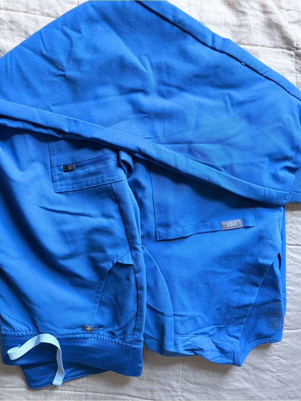Women’s figs jogger scrubs cobalt blue small